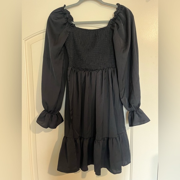 Black Amazon dress - Picture 2 of 3